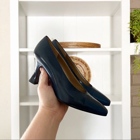 St. John Collection Blue Smooth Leather Square Toe Stacked Heels - Picture 1 of 10